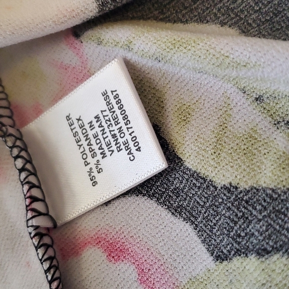 Elle Short Sleeved Blouse SZ SM - Picture 5 of 6